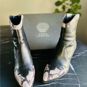 Pre-owed VINCE CAMUTO ankle boots, size 7, black , new with box, wore twice